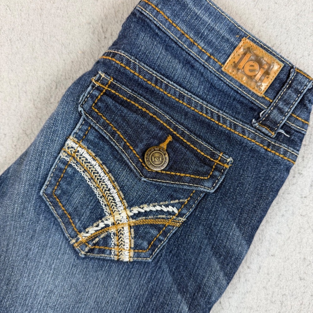 L.E.I. Jeans Women 3 Sophia Hipster Flare Blue Embroidered Flap Pocket Denim
